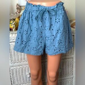 Basique Et Moi eyelet high rise shorts in blue color Size Small